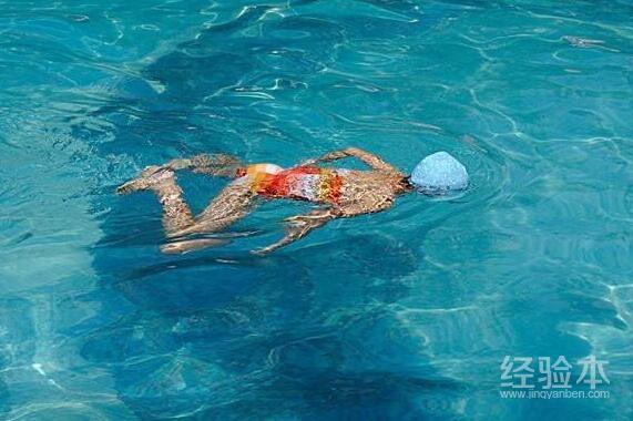 蛙泳换气技巧