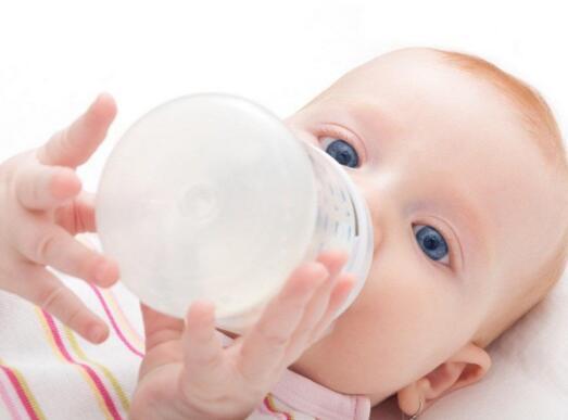 宝宝多久喝一次母乳不同月龄宝宝喝奶频率不一样